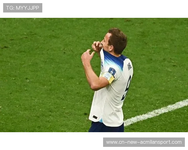 凯恩精细控球化解包夹，热刺由此完成攻转守