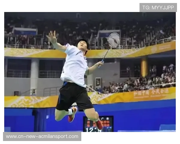 羽毛球跨半场劈吊炸裂：征服对手的终极杀招