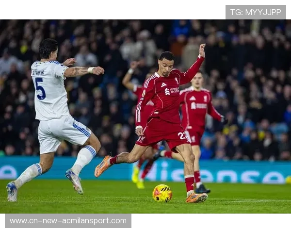 英超利物浦边路穿插连连得分，比赛进入高潮